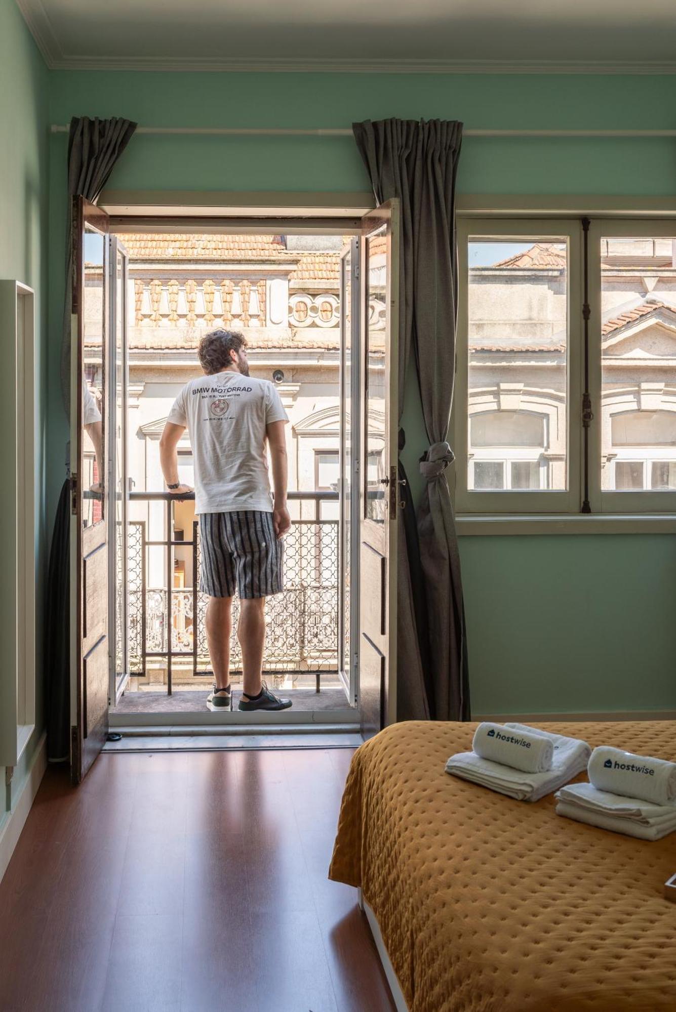 Host Wise - Colorful Bright Flat With Balcony Apartment Porto Bagian luar foto